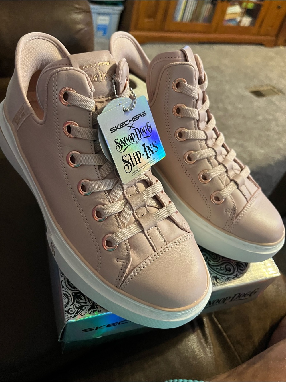 Skechers Snoop Dog Slip-Ins Low Top Sneakers in blush
